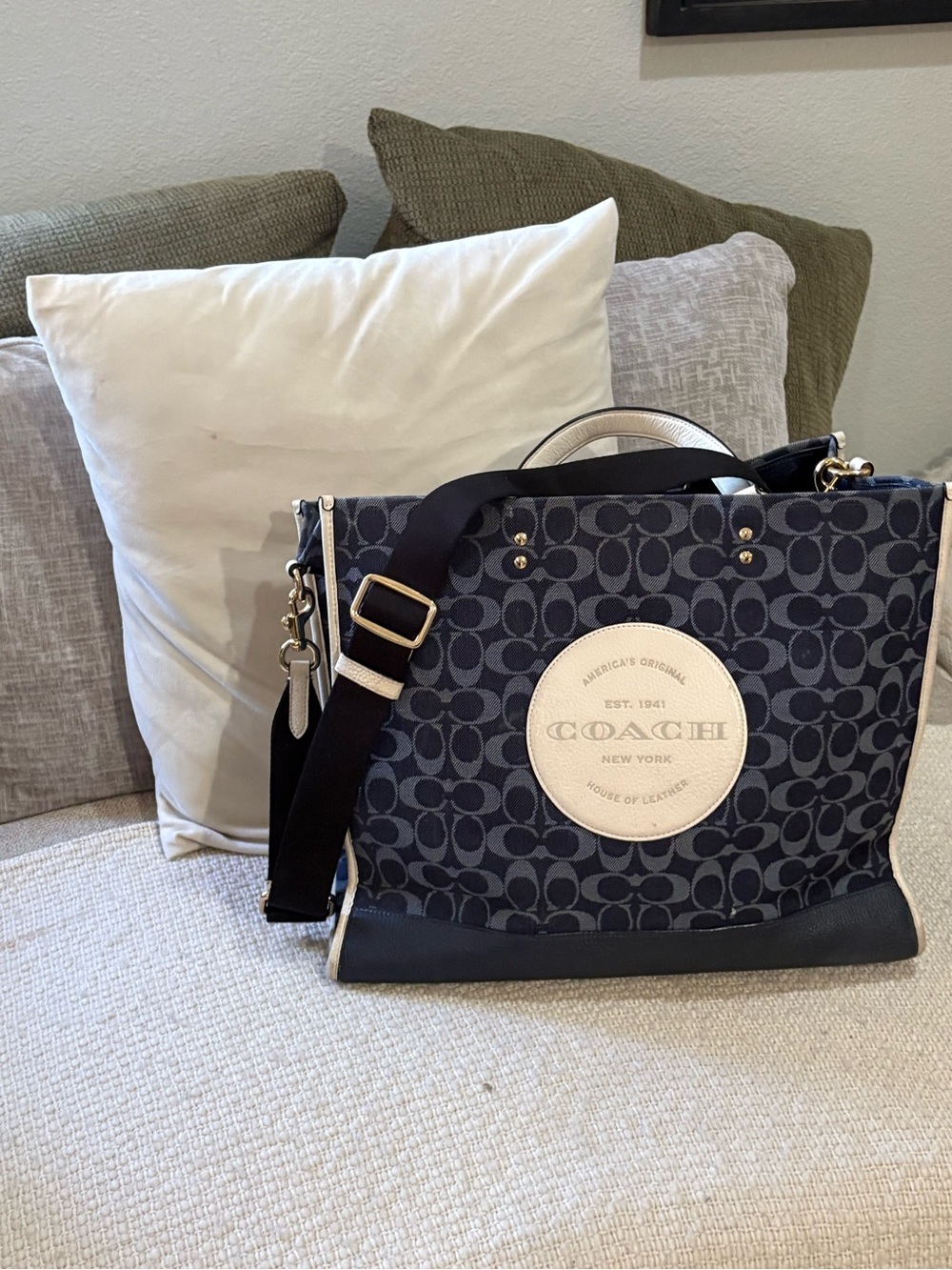 COACH Navy Signature Canvas Tote with Cream Trim and Black Strap - Picture 2 of 12